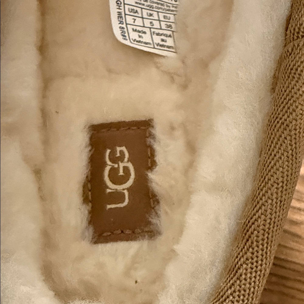 UGG Bea Mary Jane - Picture 6 of 8